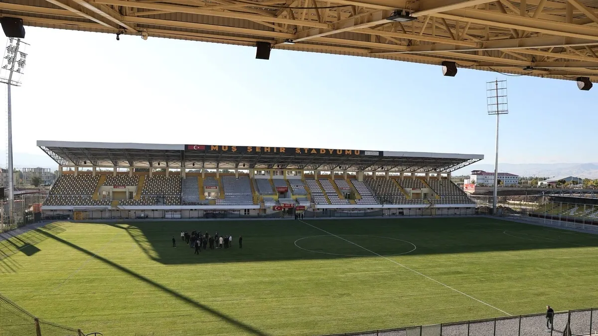 Muş Şehir Stadı'ndaki çalışmalarda geri sayım!