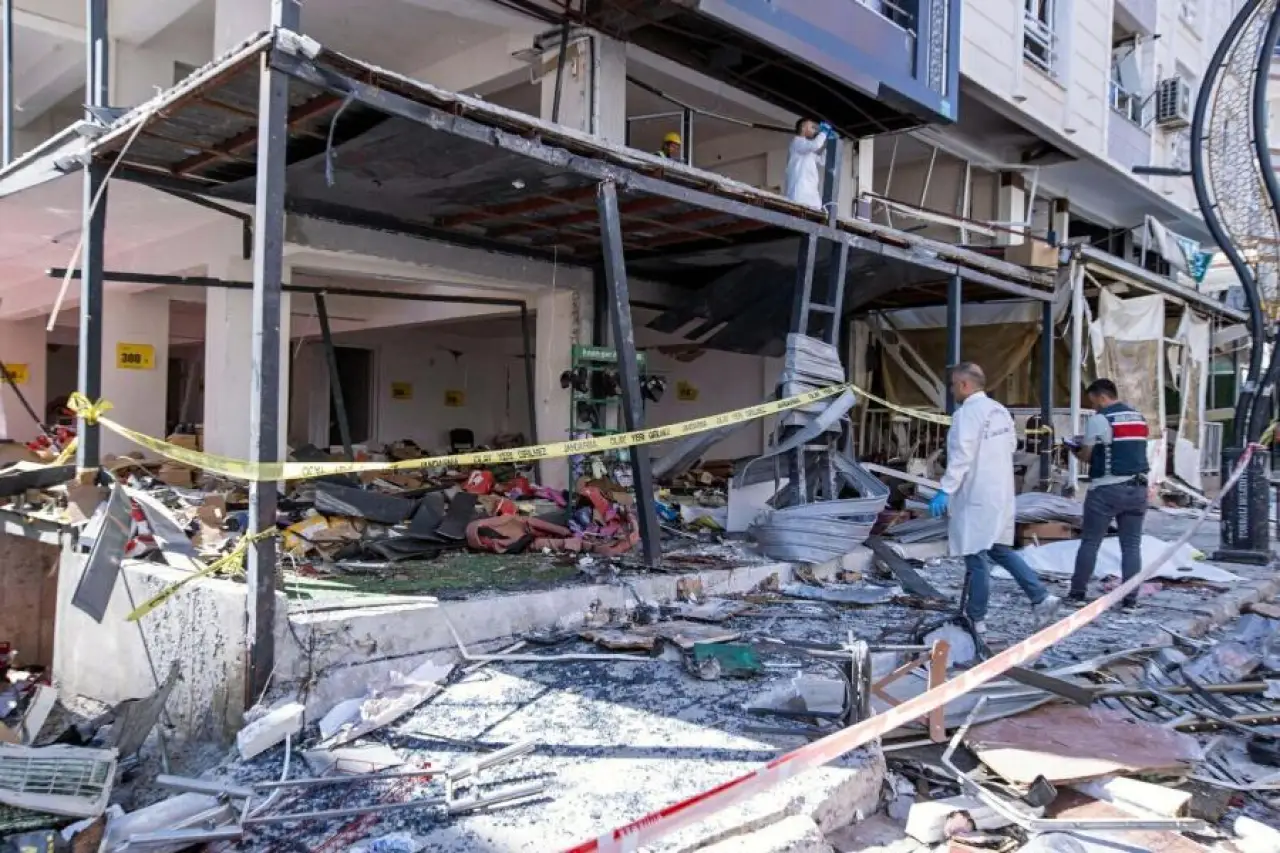 İzmir'de 5 kişinin hayatını kaybettiği lokantadaki patlamaya ilişkin sanıklar yeniden