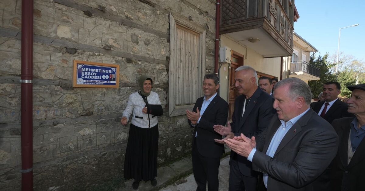 Baba ocağında iki yeni eser açtı