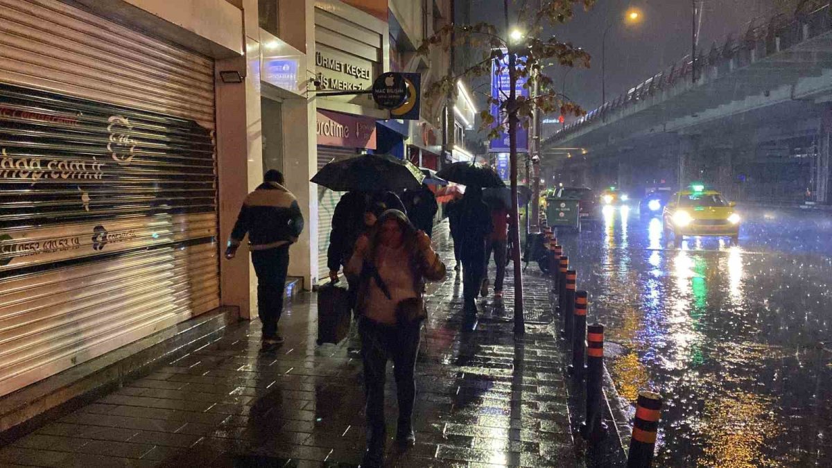 Meteoroloji'den birçok il için uyarı: Gök gürültülü sağanak ve fırtına bekleniyor