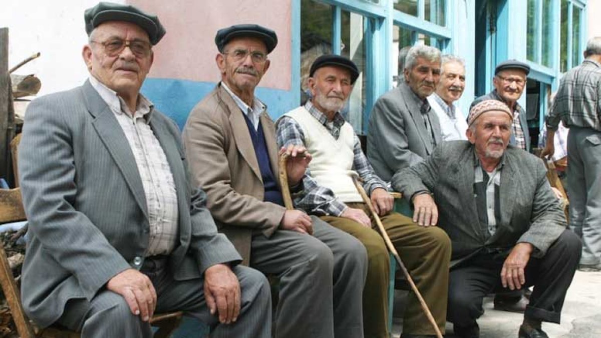 65 yaş üstü emeklilere 3 yeni destek yolda: Ocak zammına ek refah payı verilecek mi?