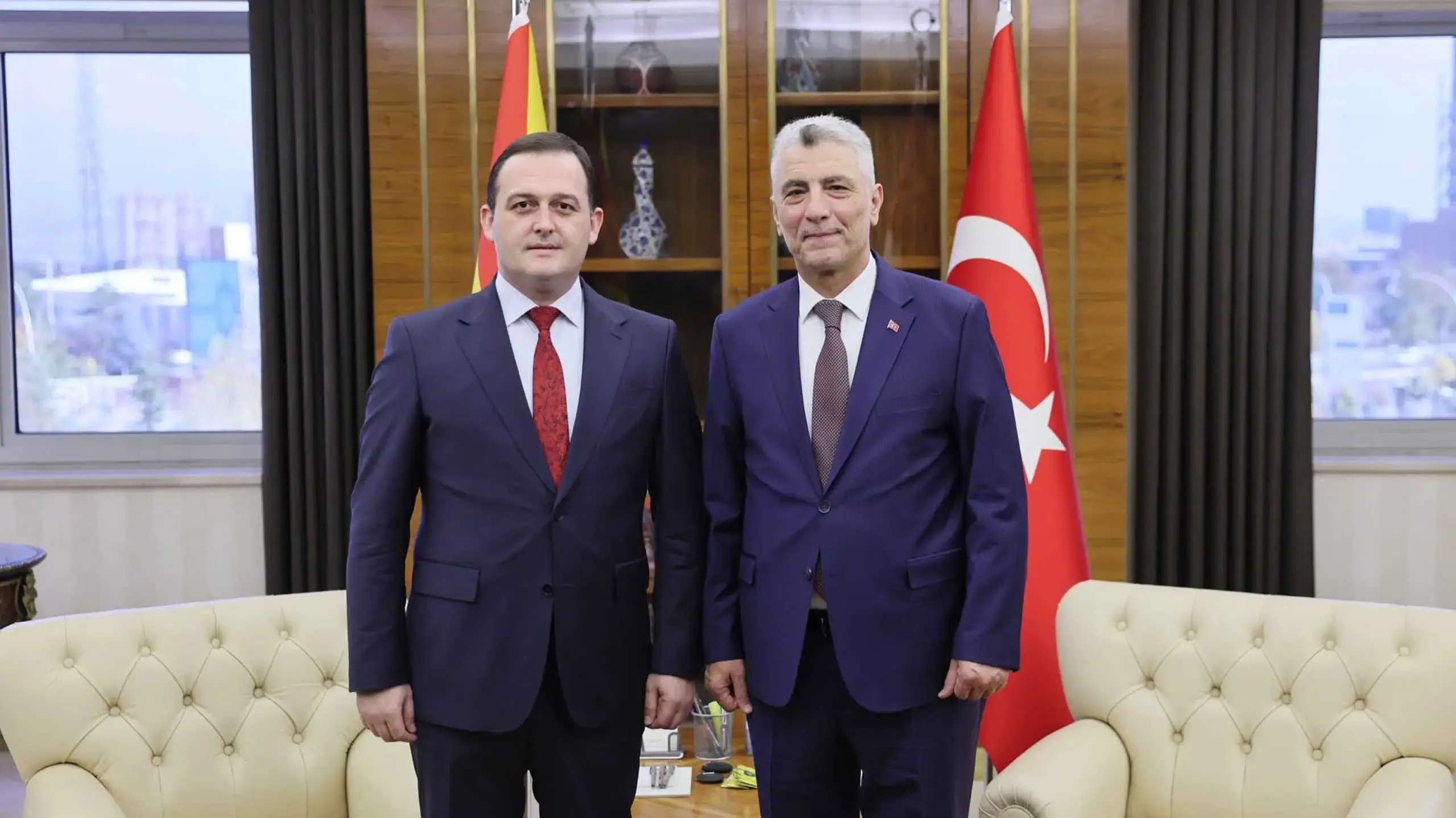 Bakan Bolat, Kuzey Makedonyalı Bakan Zeynula ile görüştü
