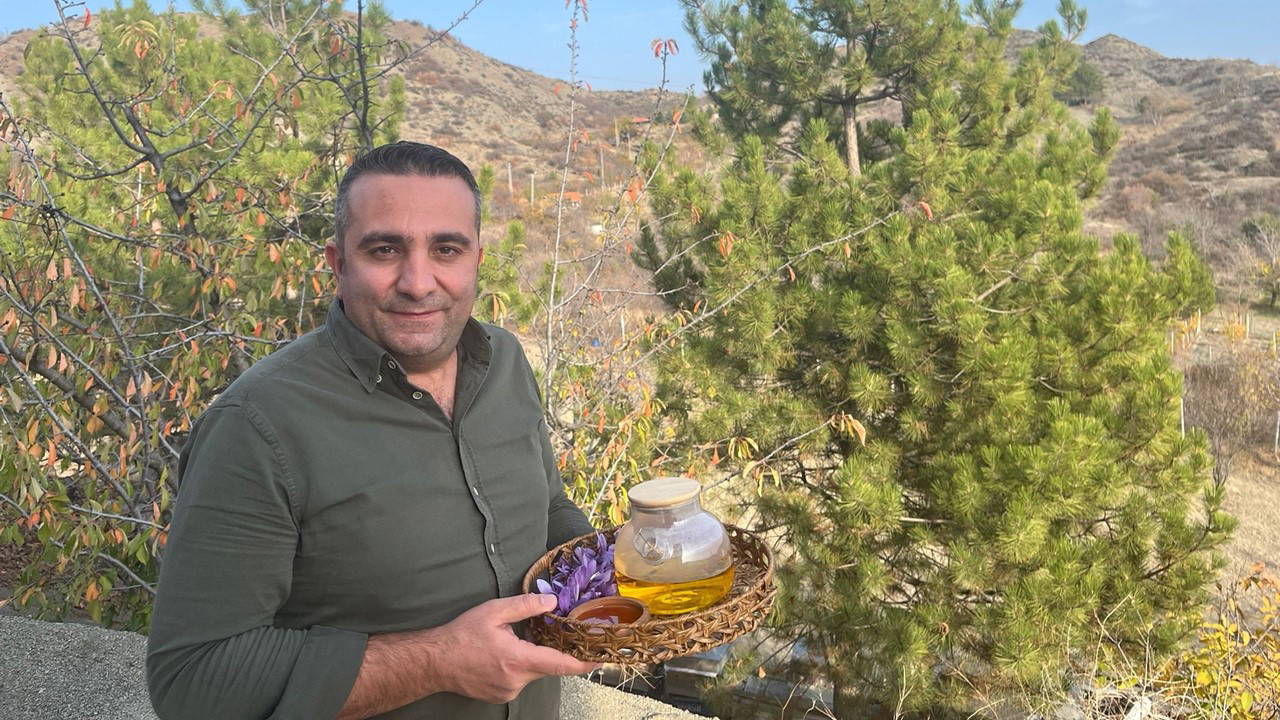 Evindeki saksıya ektiği tohum hayatını değiştirdi!