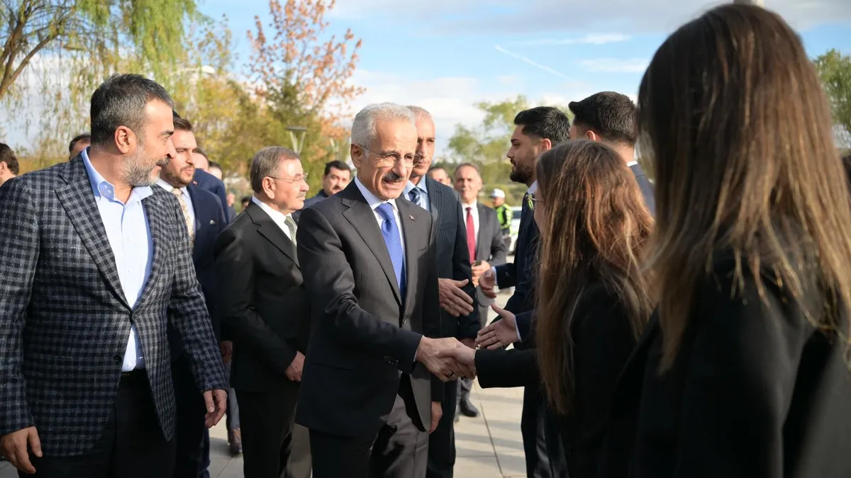 Bakan Uraloğlu Ankara'da gençlerle buluştu: Bu başarılar sizin eseriniz