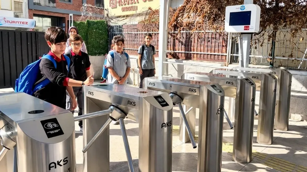 Okullarda güvenlikte yeni dönem başlıyor: Risk durumuna göre turnike, polis ve bahçe