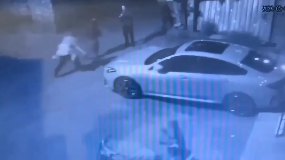 Beyoğlu'nda aile evine silahlı baskın!
