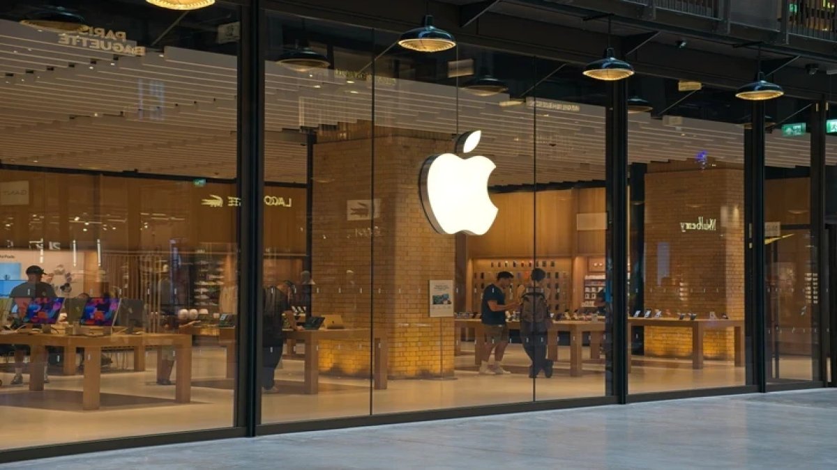 Apple yeniden dünyanın en değerli şirketi oldu