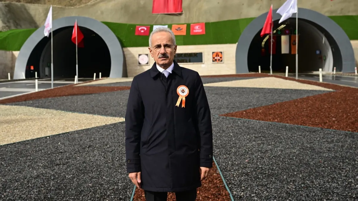 Bakan Uraloğlu açıkladı: Dallıkavak Tüneli hizmete açıldı!