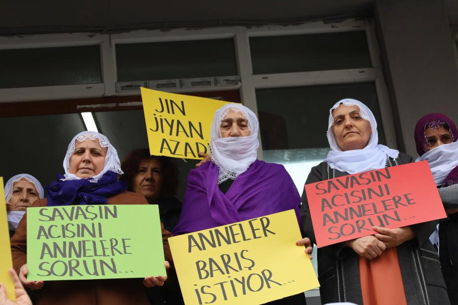 24 kentten Ankara’ya ‘barış nöbeti’ yolculuğu: Savaşın kazananı yoktur, anaların